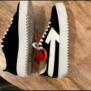 Off-White Arrow Sneakers